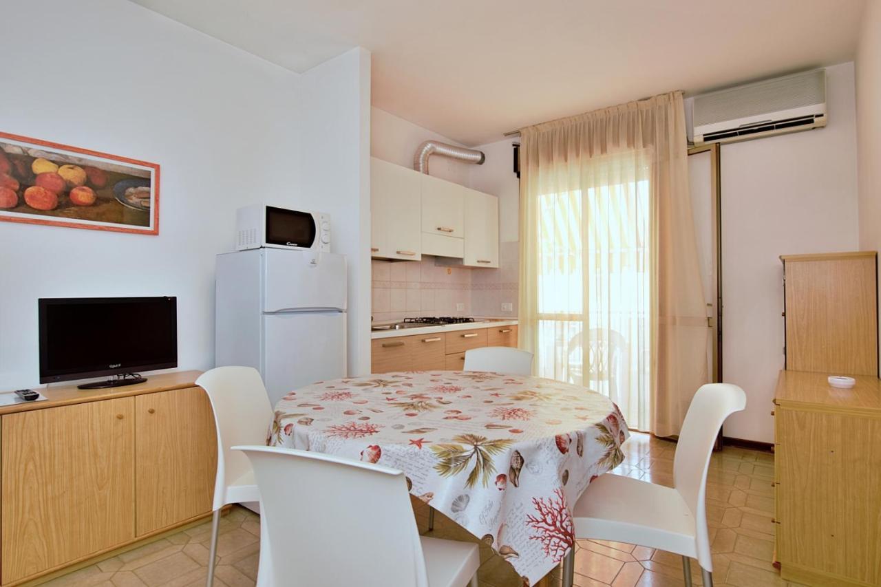 Residenza Canova Lignano Sabbiadoro Extérieur photo