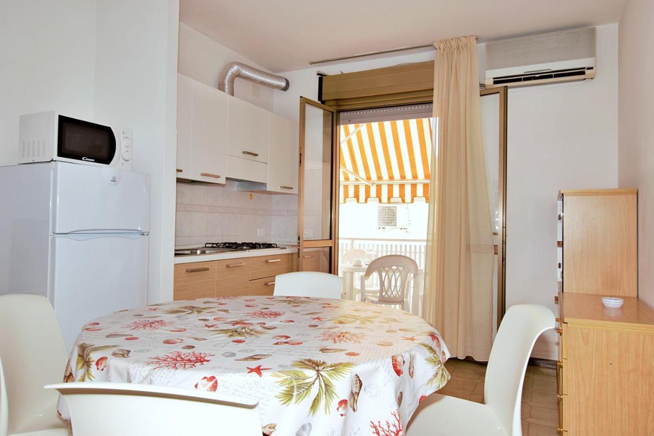 Residenza Canova Lignano Sabbiadoro Extérieur photo