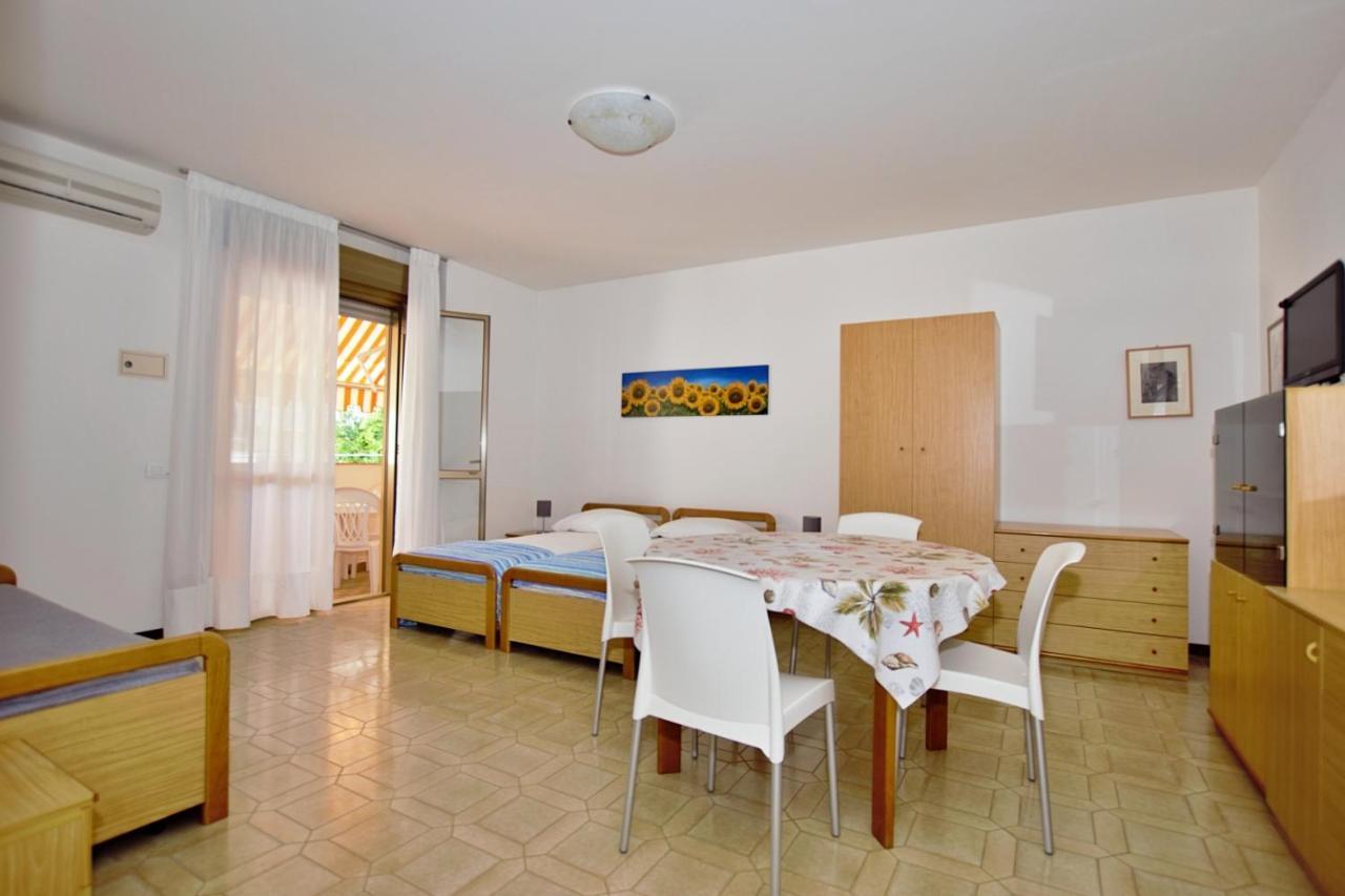 Residenza Canova Lignano Sabbiadoro Extérieur photo