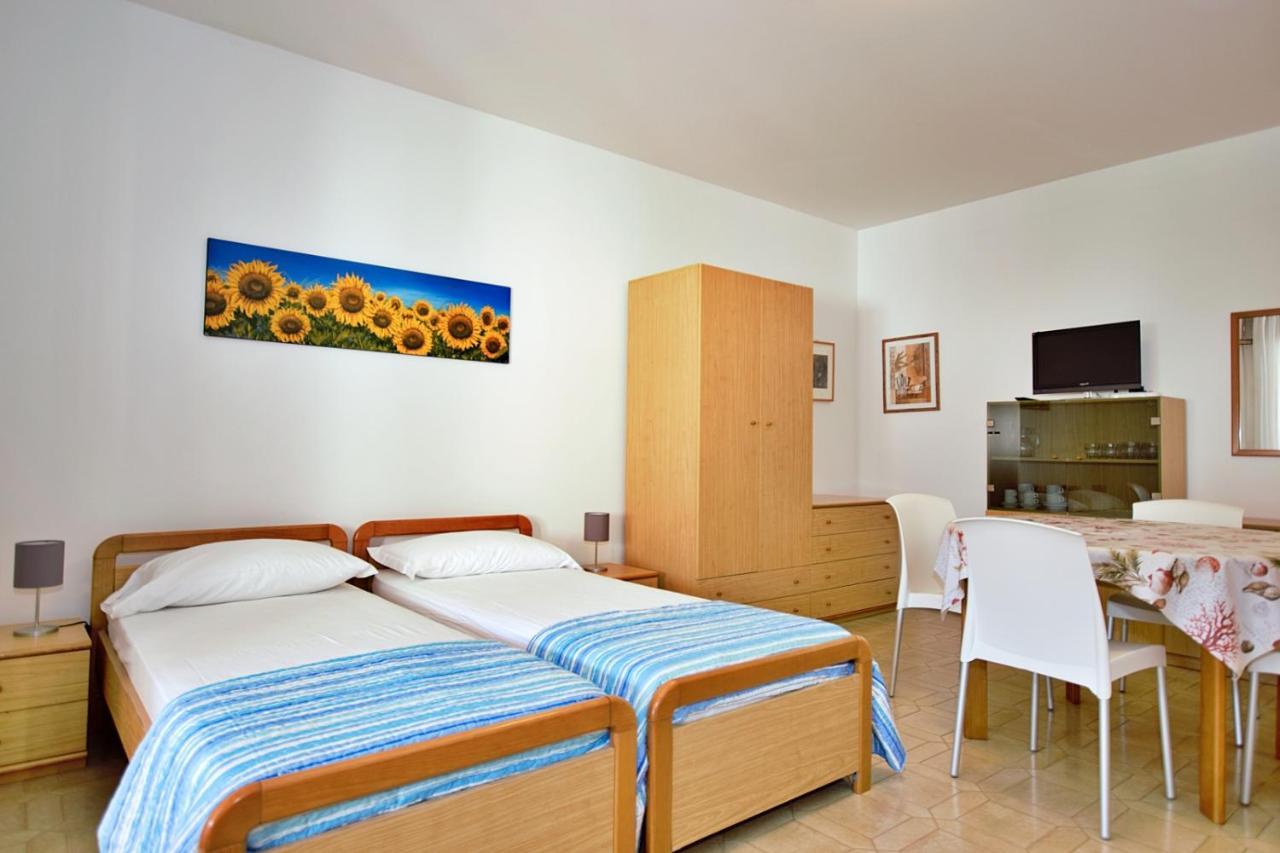 Residenza Canova Lignano Sabbiadoro Extérieur photo